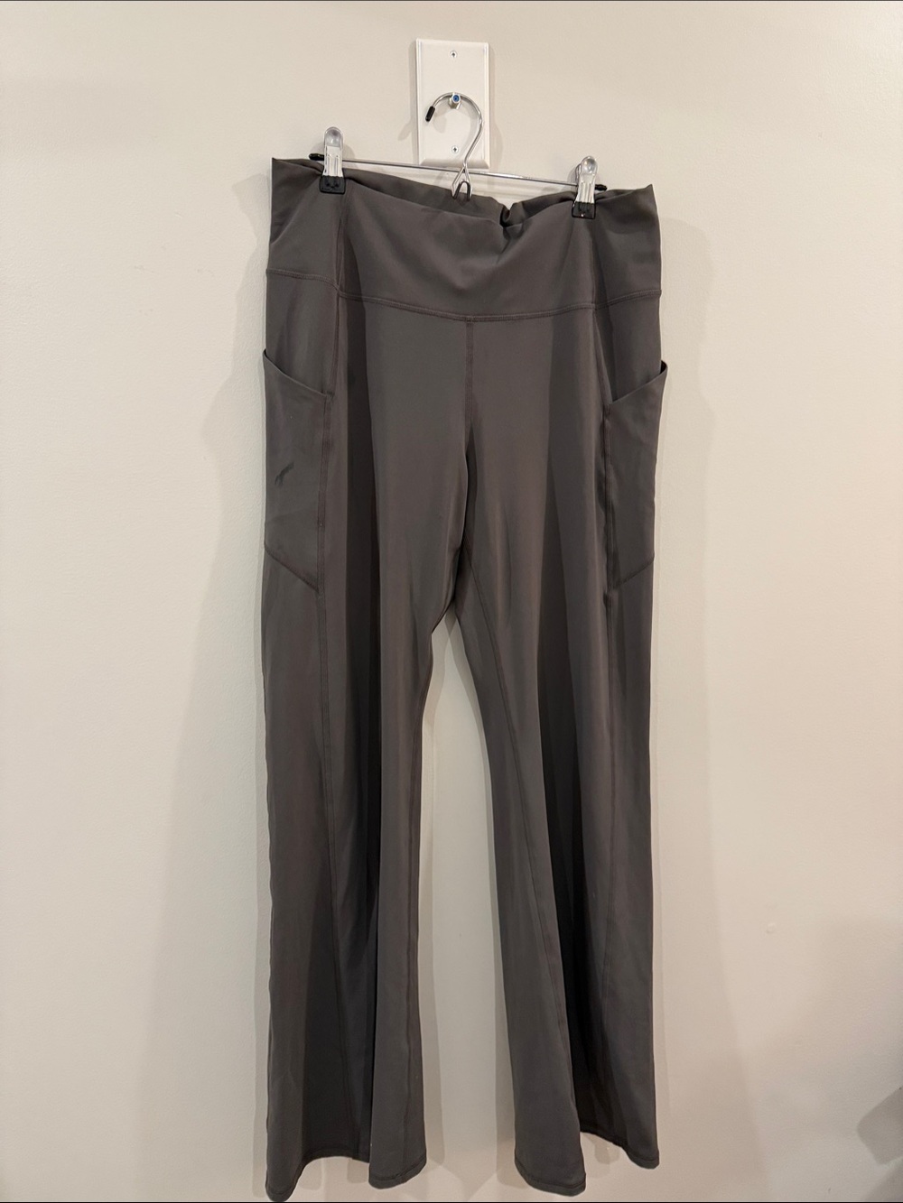 Fabletics Wide-Leg High-Rise Active Pants - Gray